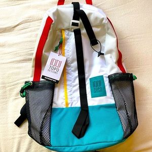 Topo Backdrop Bag 22L